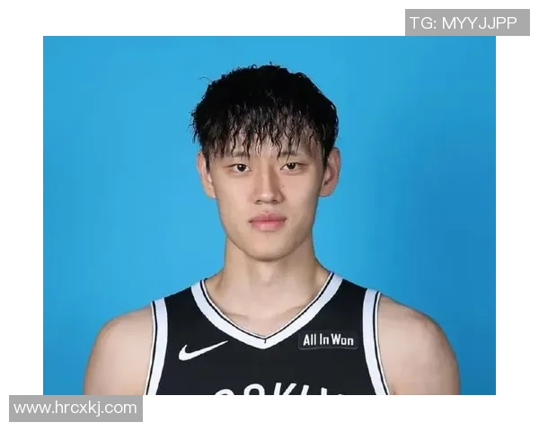 曾凡博：从青涩新秀到篮球场上的璀璨明星之路